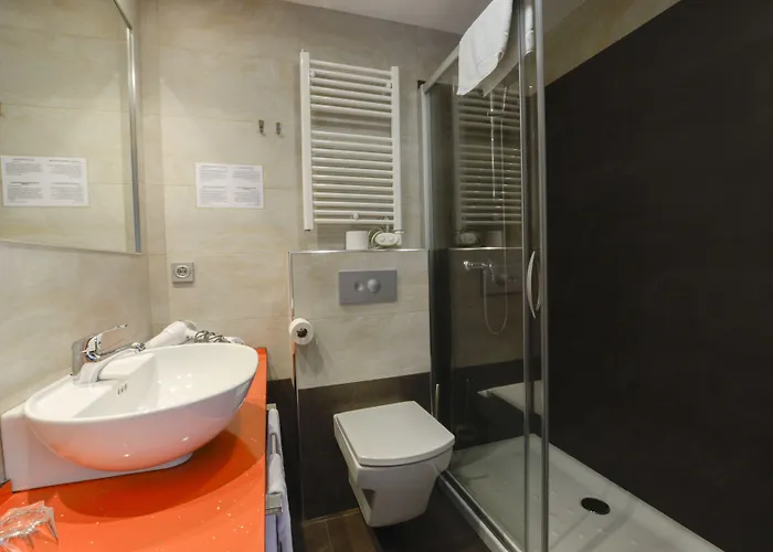 库尔萨尔酒店 2* 圣塞瓦斯蒂安